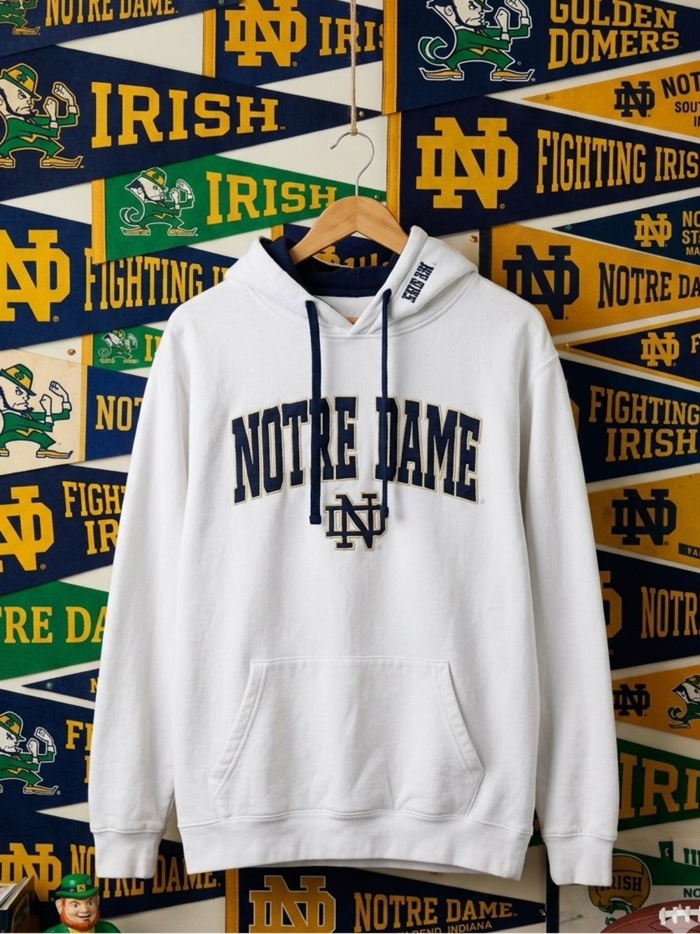 Colosseum Men's University of Notre Dame White Hoodie mens size large